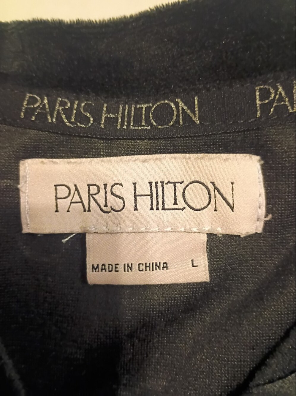 Paris Hilton Women's Black Velour Crop Top with 'PARIS' Logo Sz L - Picture 3 of 7
